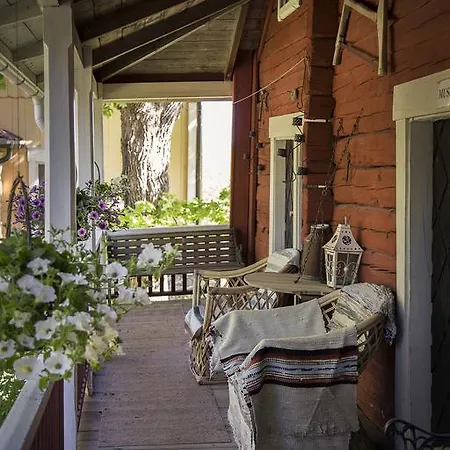 Taattisten Tila Farm stay *